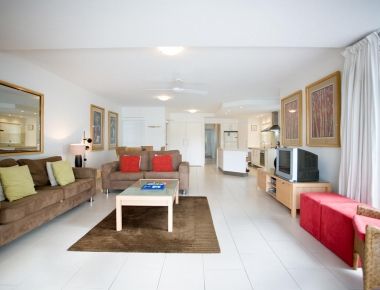 Absolute-Waterfront-Accommodation-Noosa-4